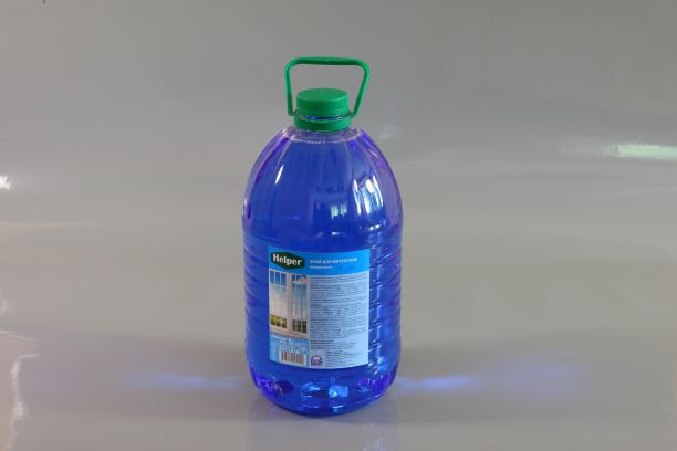 Household chemicals for glass